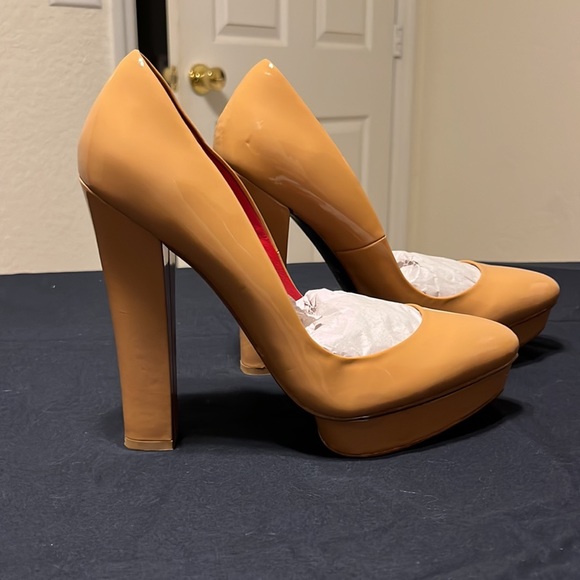 Charles Jourdan, Camel colored, platform heels - Picture 9 of 9